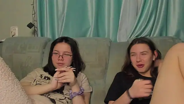 Snapshot of honey_love_honeyy chatting on January 2025 08:44:01 PM honey love honeyy online show from January 2025 08:44:01 PM