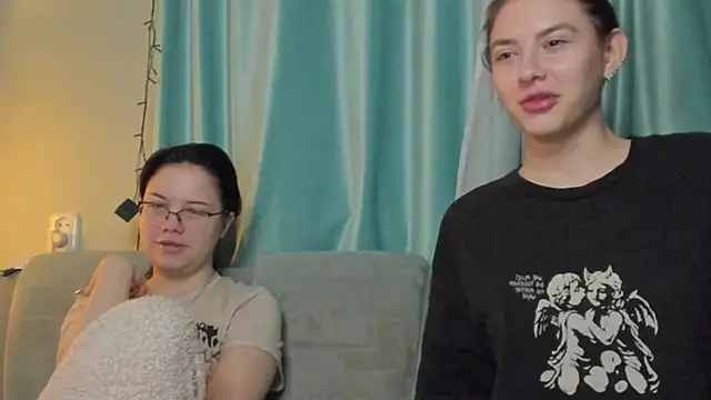 Snapshot of honey_love_honeyy chatting on January 2025 07:04:01 PM honey love honeyy online show from January 2025 07:04:01 PM