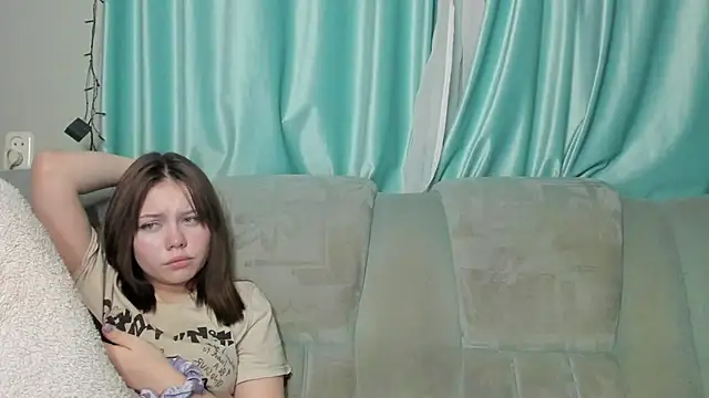 Snapshot of honey_love_honeyy chatting on January 2025 06:13:01 PM honey love honeyy online show from January 2025 06:13:01 PM