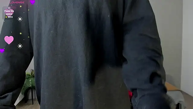 Luxury Woman online show from October 2025 04:42:01 AM