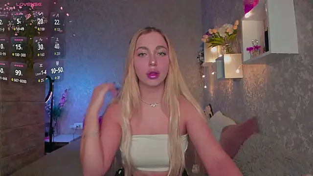 Snapshot of Mika_Rayy chatting on November 2025 04:47:01 AM Mika Rayy online show from November 2025 04:47:01 AM