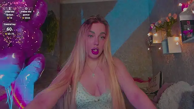 Snapshot of Mika_Rayy chatting on February 2026 03:09:02 PM Mika Rayy online show from February 2026 03:09:02 PM