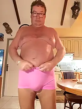 Snapshot of MountJohnXL chatting on February 2025 02:08:01 AM MountJohnXL online show from February 2025 02:08:01 AM