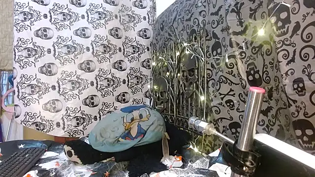 kattislut77 online show from October 2025 08:00:02 PM