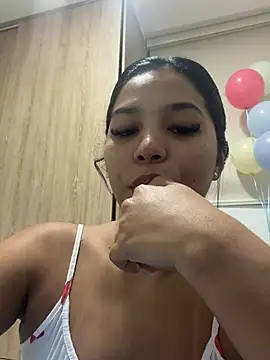 CharlotteGraay online show from July 2026 01:12:02 AM