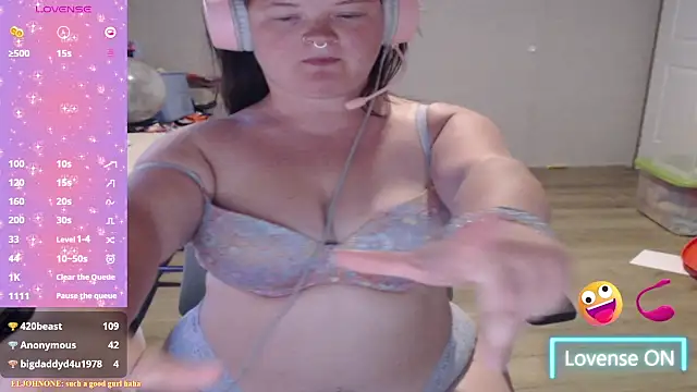 nowitsCynder online show from April 2026 03:58:01 PM