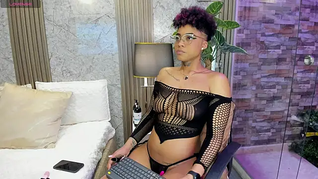 Snapshot of LuciaWallace chatting on July 2026 08:49:02 PM LuciaWallace online show from July 2026 08:49:02 PM