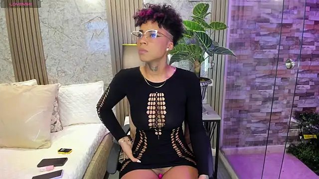 Snapshot of LuciaWallace chatting on July 2026 10:45:01 PM LuciaWallace online show from July 2026 10:45:01 PM