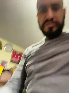 Snapshot of leonardohot1987 chatting on January 2025 09:25:02 PM leonardohot1987 online show from January 2025 09:25:02 PM