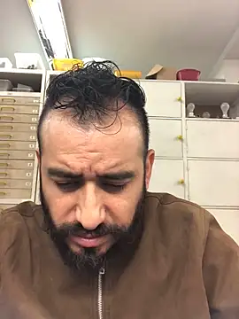 Snapshot of leonardohot1987 chatting on January 2025 07:57:01 PM leonardohot1987 online show from January 2025 07:57:01 PM