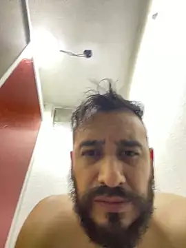 Snapshot of leonardohot1987 chatting on February 2025 02:30:01 AM leonardohot1987 online show from February 2025 02:30:01 AM