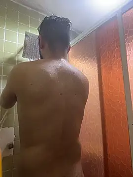 Snapshot of leonardohot1987 chatting on November 2025 02:45:01 AM leonardohot1987 online show from November 2025 02:45:01 AM