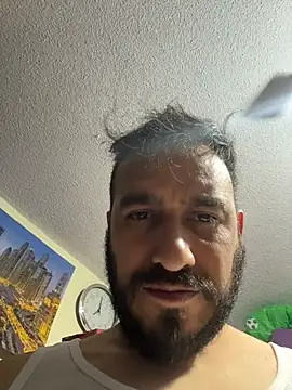 Snapshot of leonardohot1987 chatting on February 2026 01:00:02 AM leonardohot1987 online show from February 2026 01:00:02 AM