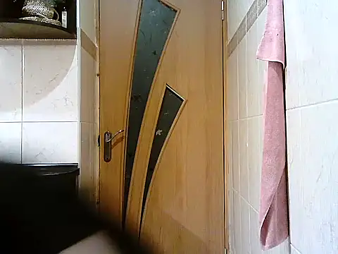 Yuliia30 online show from April 2026 06:03:02 PM