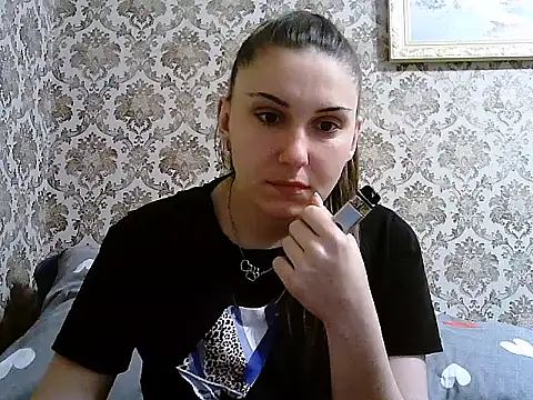 Yuliia30 online show from May 2026 12:56:02 PM