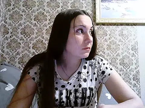 Yuliia30 online show from May 2026 04:13:01 PM