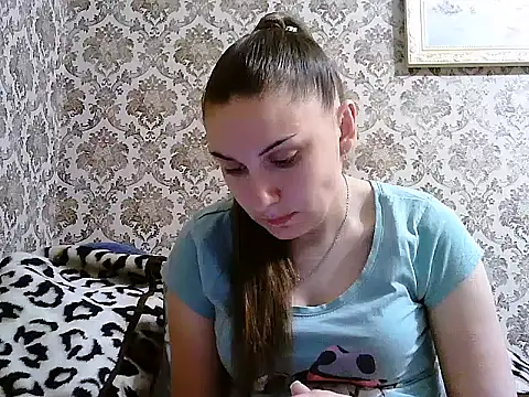 Yuliia30 online show from May 2026 04:47:01 PM