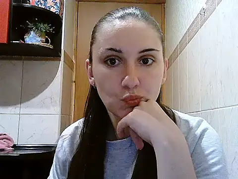 Yuliia30 online show from May 2026 04:55:02 PM