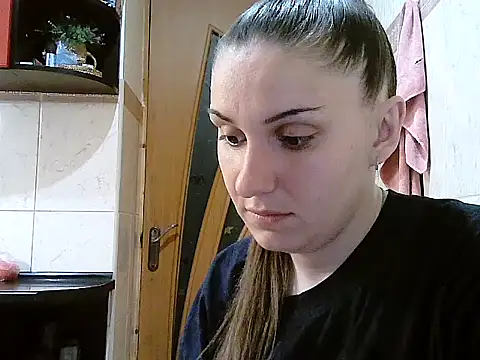 Yuliia30 online show from May 2026 06:24:01 PM
