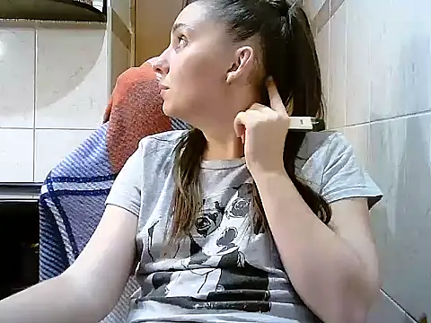 Yuliia30 online show from July 2026 08:52:02 PM