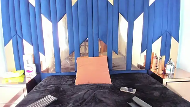 Salmaportman69 online show from December 2025 05:32:01 PM