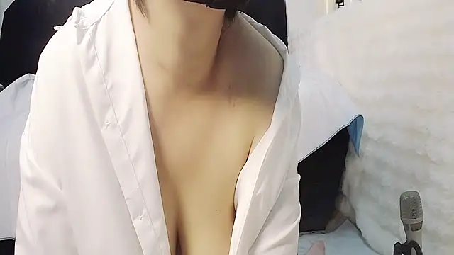 Snapshot of Hey-Cute chatting on January 2025 05:05:01 PM Hey-Cute online show from January 2025 05:05:01 PM