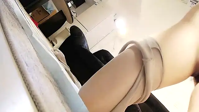 Snapshot of Hey-Cute chatting on February 2025 06:02:01 PM Hey-Cute online show from February 2025 06:02:01 PM