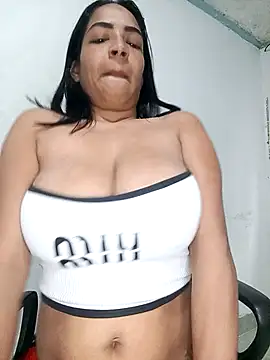 Snapshot of CarolinePolsen chatting on February 2025 08:09:02 PM CarolinePolsen online show from February 2025 08:09:02 PM