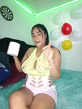 Snapshot of CarolinePolsen chatting on September 2025 12:40:02 PM CarolinePolsen online show from September 2025 12:40:02 PM