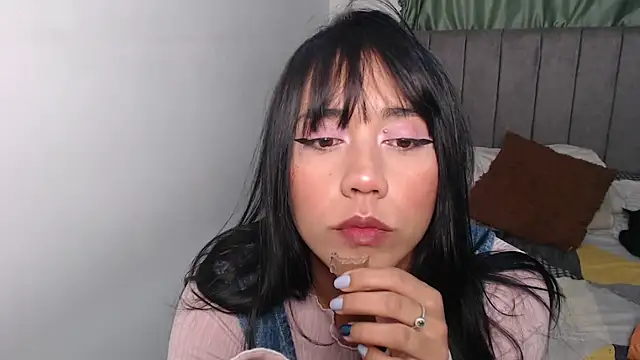 juli love11 online show from September 2025 12:34:01 AM