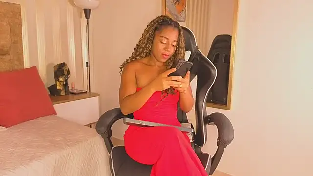 avis lara online show from March 2026 07:29:01 PM