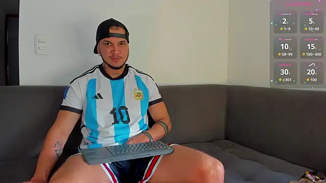 Snapshot of austinoficial chatting on November 2025 08:52:02 PM austinoficial online show from November 2025 08:52:02 PM