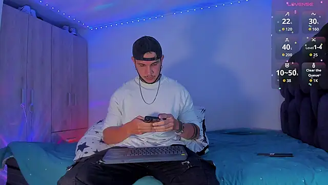 Snapshot of austinoficial chatting on November 2025 09:29:02 PM austinoficial online show from November 2025 09:29:02 PM