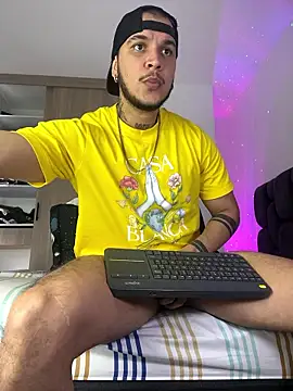 Snapshot of austinoficial chatting on January 2026 07:04:01 PM austinoficial online show from January 2026 07:04:01 PM