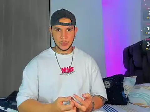 Snapshot of austinoficial chatting on January 2026 11:53:01 PM austinoficial online show from January 2026 11:53:01 PM