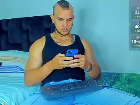 Snapshot of austinoficial chatting on February 2026 09:19:01 PM austinoficial online show from February 2026 09:19:01 PM