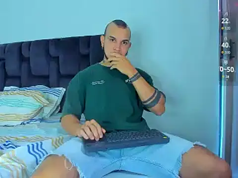 Snapshot of austinoficial chatting on February 2026 08:34:02 PM austinoficial online show from February 2026 08:34:02 PM