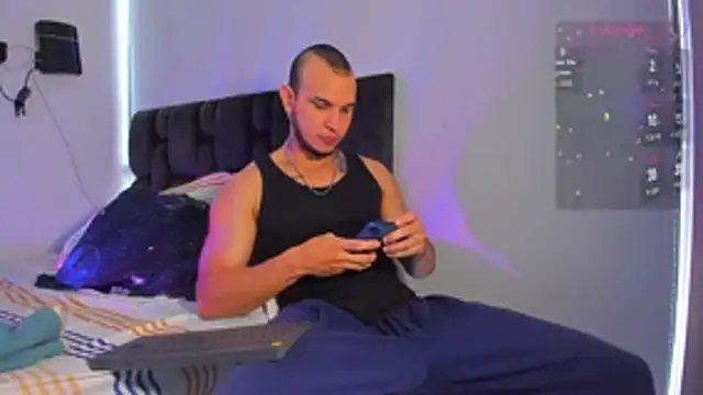 Snapshot of austinoficial chatting on February 2026 10:28:02 PM austinoficial online show from February 2026 10:28:02 PM