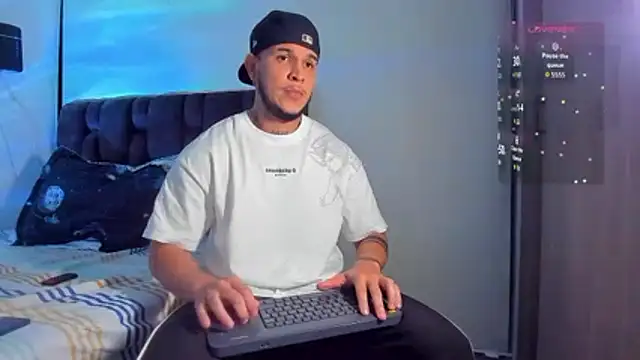 Snapshot of austinoficial chatting on March 2026 03:12:02 AM austinoficial online show from March 2026 03:12:02 AM