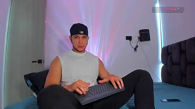 Snapshot of austinoficial chatting on March 2026 08:59:02 PM austinoficial online show from March 2026 08:59:02 PM