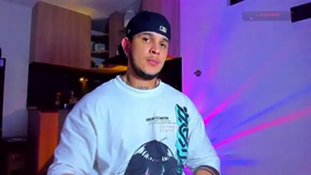 Snapshot of austinoficial chatting on March 2026 11:15:01 PM austinoficial online show from March 2026 11:15:01 PM