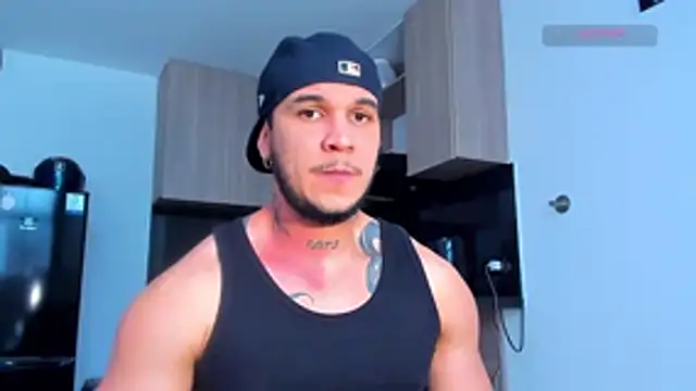 Snapshot of austinoficial chatting on April 2026 09:12:02 PM austinoficial online show from April 2026 09:12:02 PM