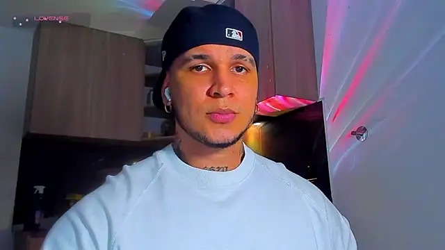 austinoficial online show from May 2026 11:24:02 PM