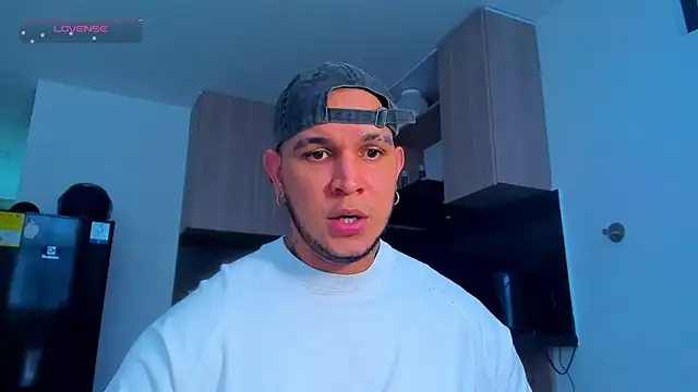 austinoficial online show from May 2026 09:44:02 PM