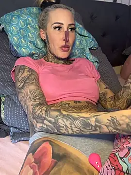 Snapshot of Black_sweet_Rose chatting on February 2026 02:26:01 PM Black sweet Rose online show from February 2026 02:26:01 PM