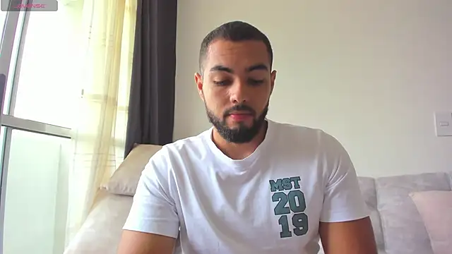 arturguy00 online show from January 2025 06:33:02 PM