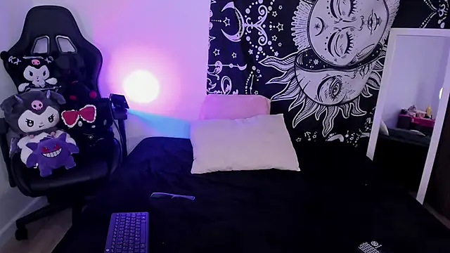 raven  white1 online show from October 2025 09:24:01 PM