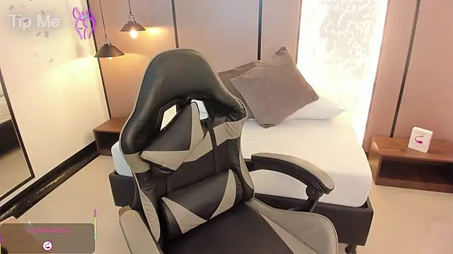 lilly ass  online show from October 2025 12:58:01 PM