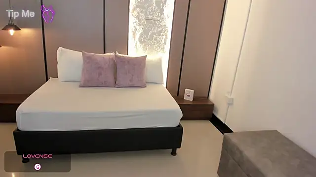 lilly ass  online show from November 2025 01:06:01 PM