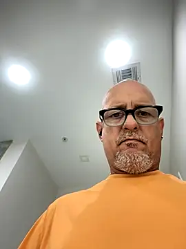 Snapshot of carlospingalinda chatting on October 2025 09:43:02 PM carlospingalinda online show from October 2025 09:43:02 PM